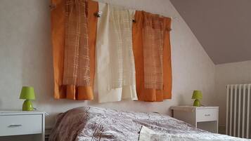 1 chambre, fer et planche Ă repasser, Wi-Fi, draps fournis