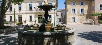 Provence-Charming house with garden and swimming pool, up to 10 people