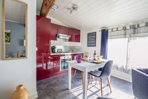 Fridge, microwave, oven, stovetop - house in the bastide Libournaise (Libourne)