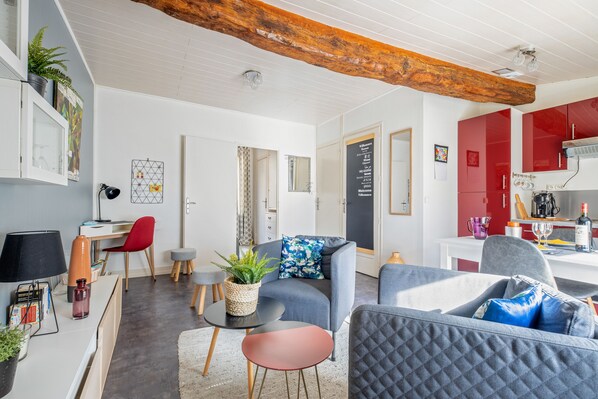 TV, offices - house in the bastide Libournaise (Libourne)