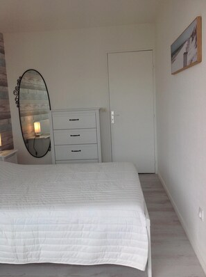 2 bedrooms, iron/ironing board, free WiFi