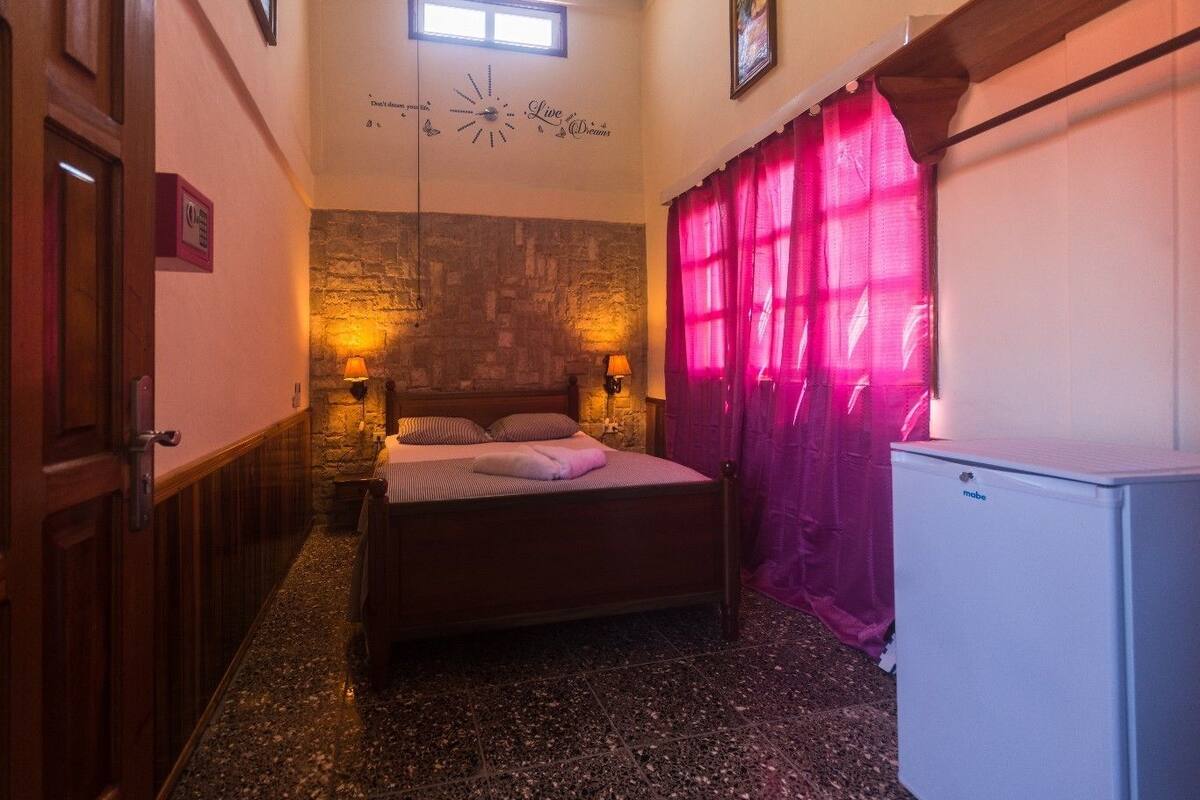 Honeymoon Room, 1 Queen Bed, Non Smoking | Extra beds