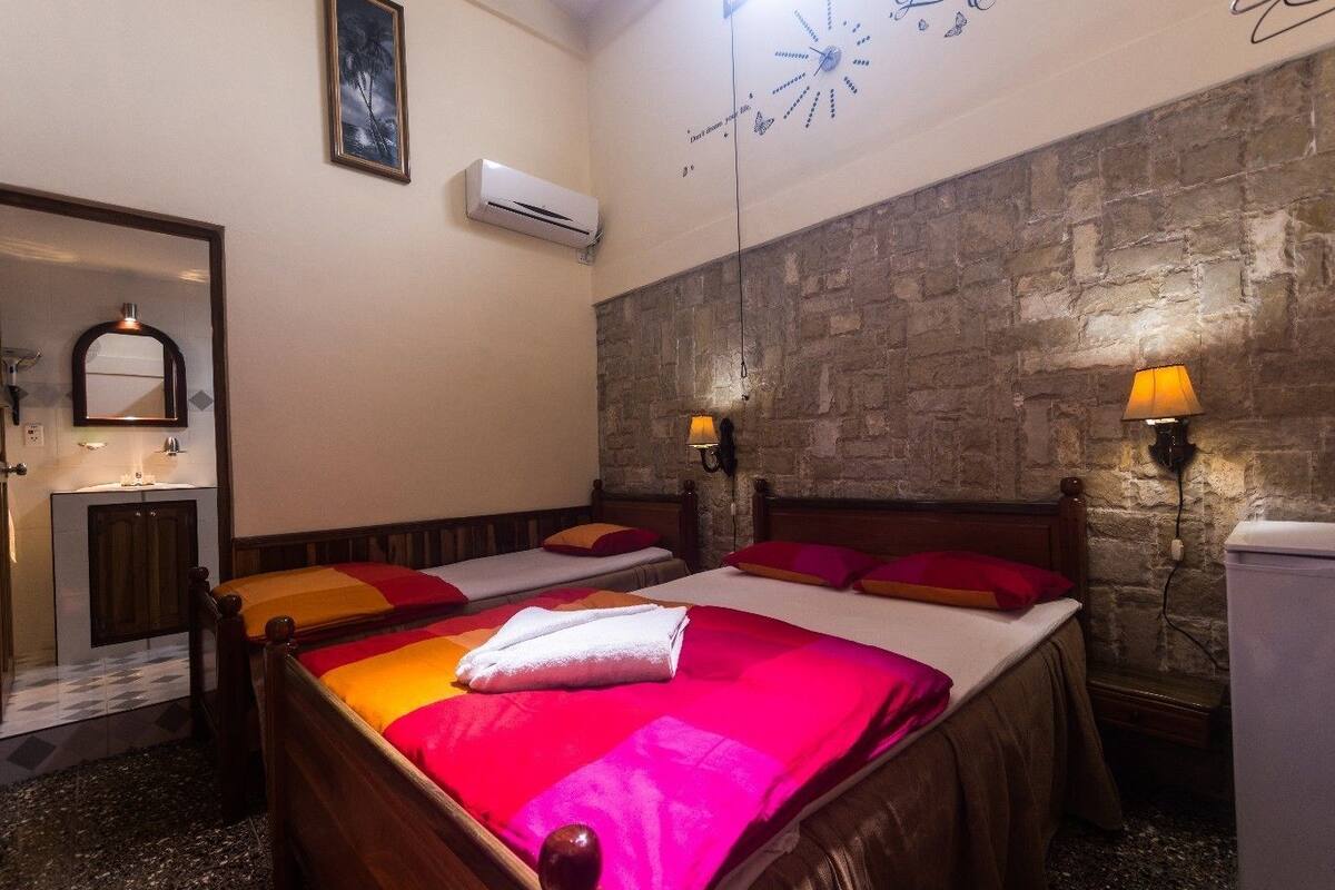 Family Double Room, Multiple Beds, Non Smoking, Courtyard View | Extra beds
