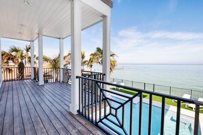 Property grounds - Island Retreat! Pool, Spa, Rooftop Views and Covered Outdoor Dining (Anna Maria)