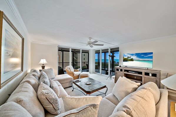 Smart TV, videojuegos, reproductor de DVD y libros 