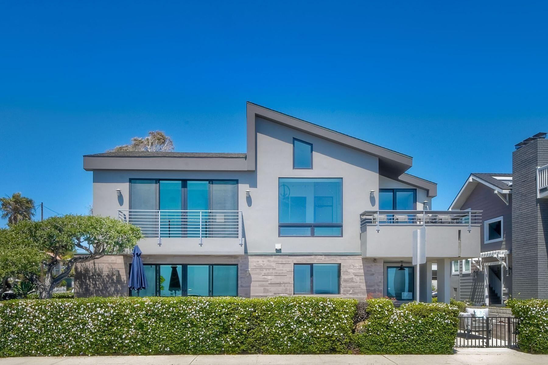 Pelican Upper Level (2 bedroom / 2 bath)