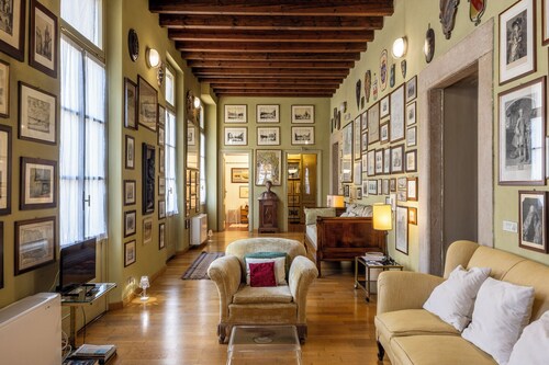 ART GALLERY APARTMENT IN BRESCIA CENTER