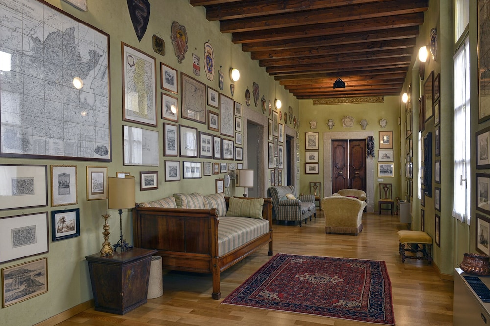 Art Gallery Apartment: dimora storica Brescia ( CIR 017029 - CNI- 00049)