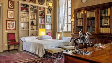 2 bedrooms, desk, iron/ironing board, travel crib