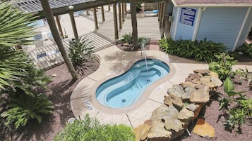 Beheizter Pool
