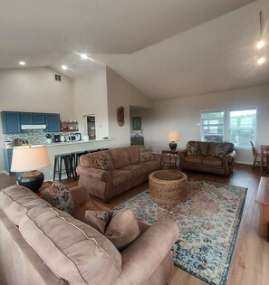 Smart TV, fireplace, DVD player, books
