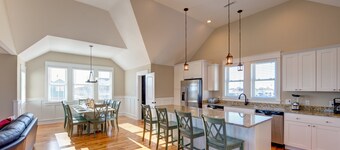 Signature Series 6 chambres, pour 16 personnes, avec piscine, bain à remous et accès à la plage dédiée à courte distance de marche