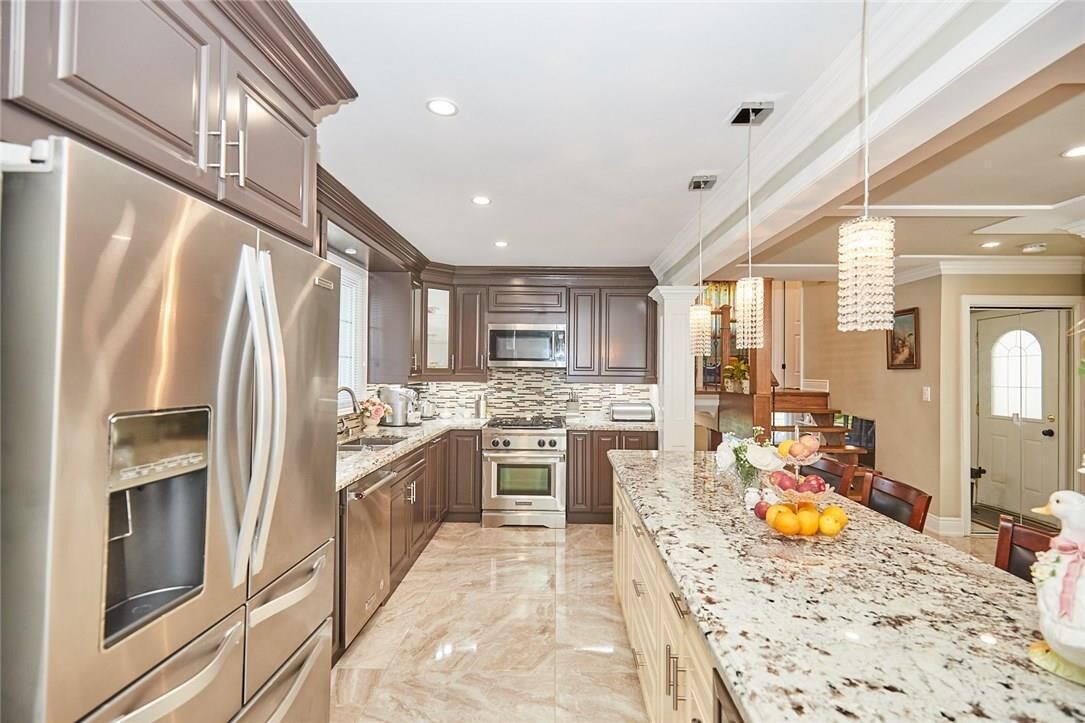 SWEET HOME  Modern 4 Bedroom  2 & 7 MINTS WALK TO CASINO & FALLS