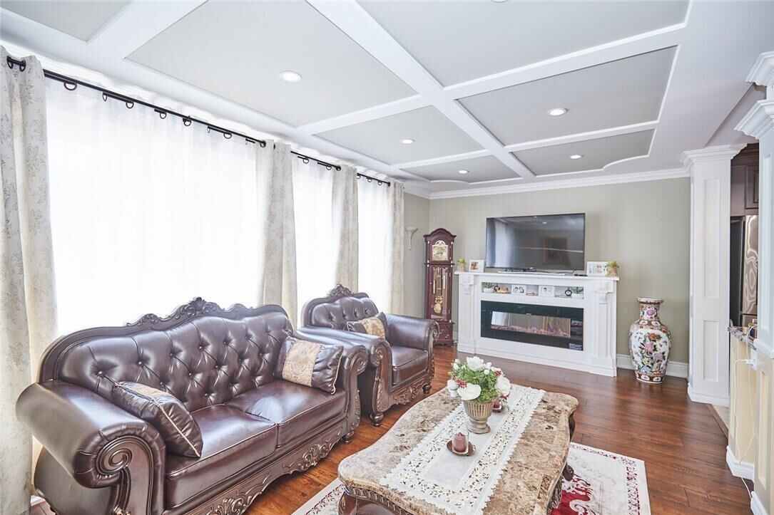 SWEET HOME  Modern 4 Bedroom  2 & 7 MINTS WALK TO CASINO & FALLS