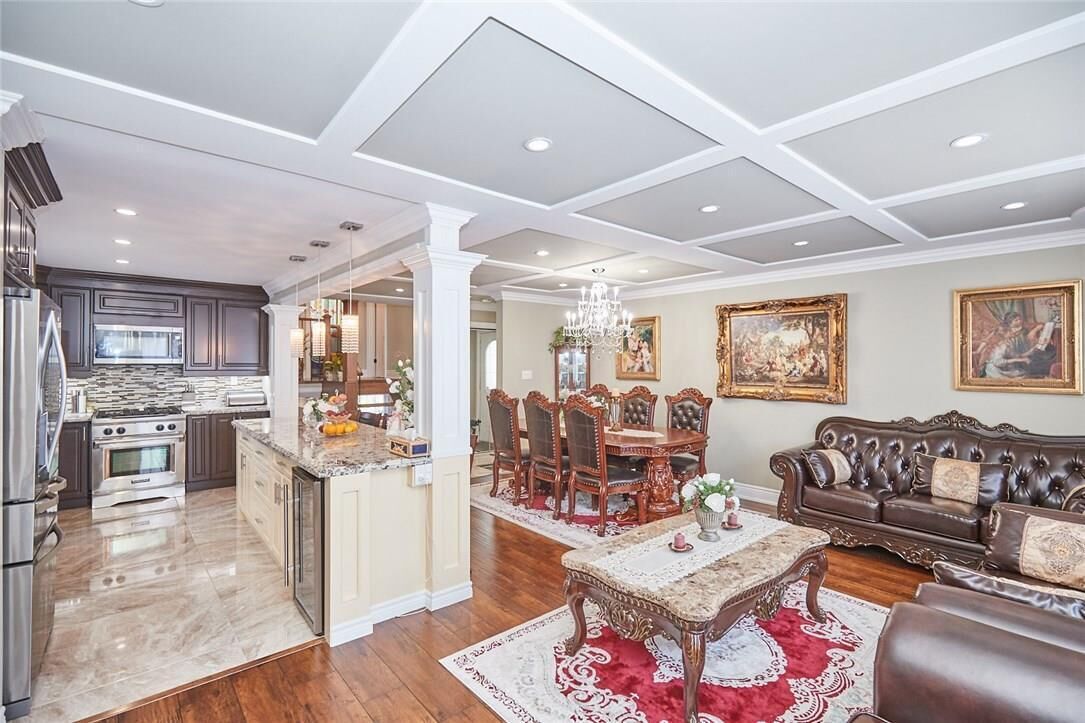 SWEET HOME  Modern 4 Bedroom  2 & 7 MINTS WALK TO CASINO & FALLS