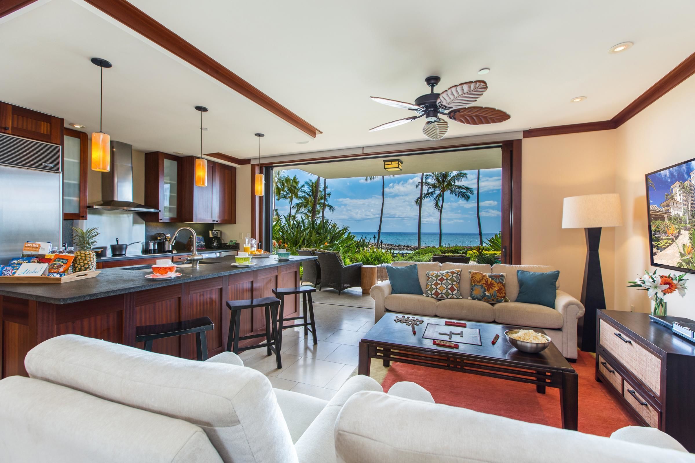 Apartment, Multiple Beds (Apartment with Balcony) | Living room | Flat-screen TV