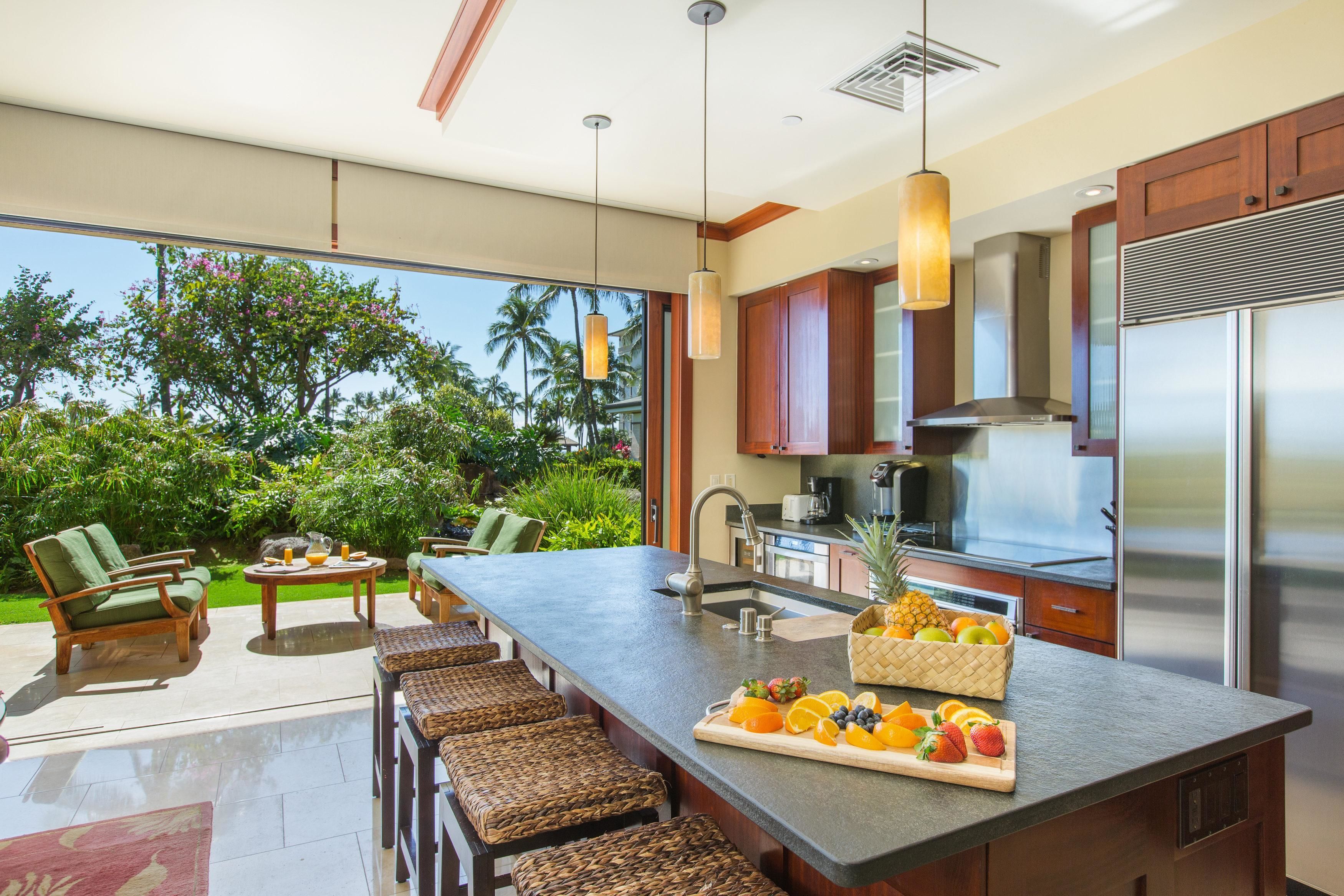 Suite, Multiple Beds (Suite with Terrace) | Private kitchen | Oven