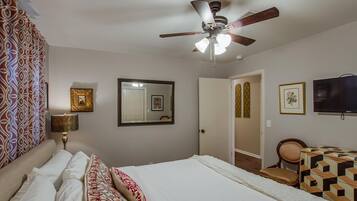 4 bedrooms, desk, iron/ironing board, free WiFi