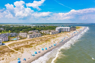 Direct Oceanfront w/ Views! Pool Access, screened porch - 202B Port O Call