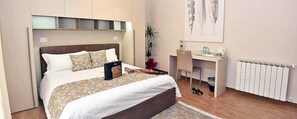 Superior-Dreibettzimmer | Allergikerbettwaren, Daunenbettdecken, Betten mit Memory-Foam-Matratzen