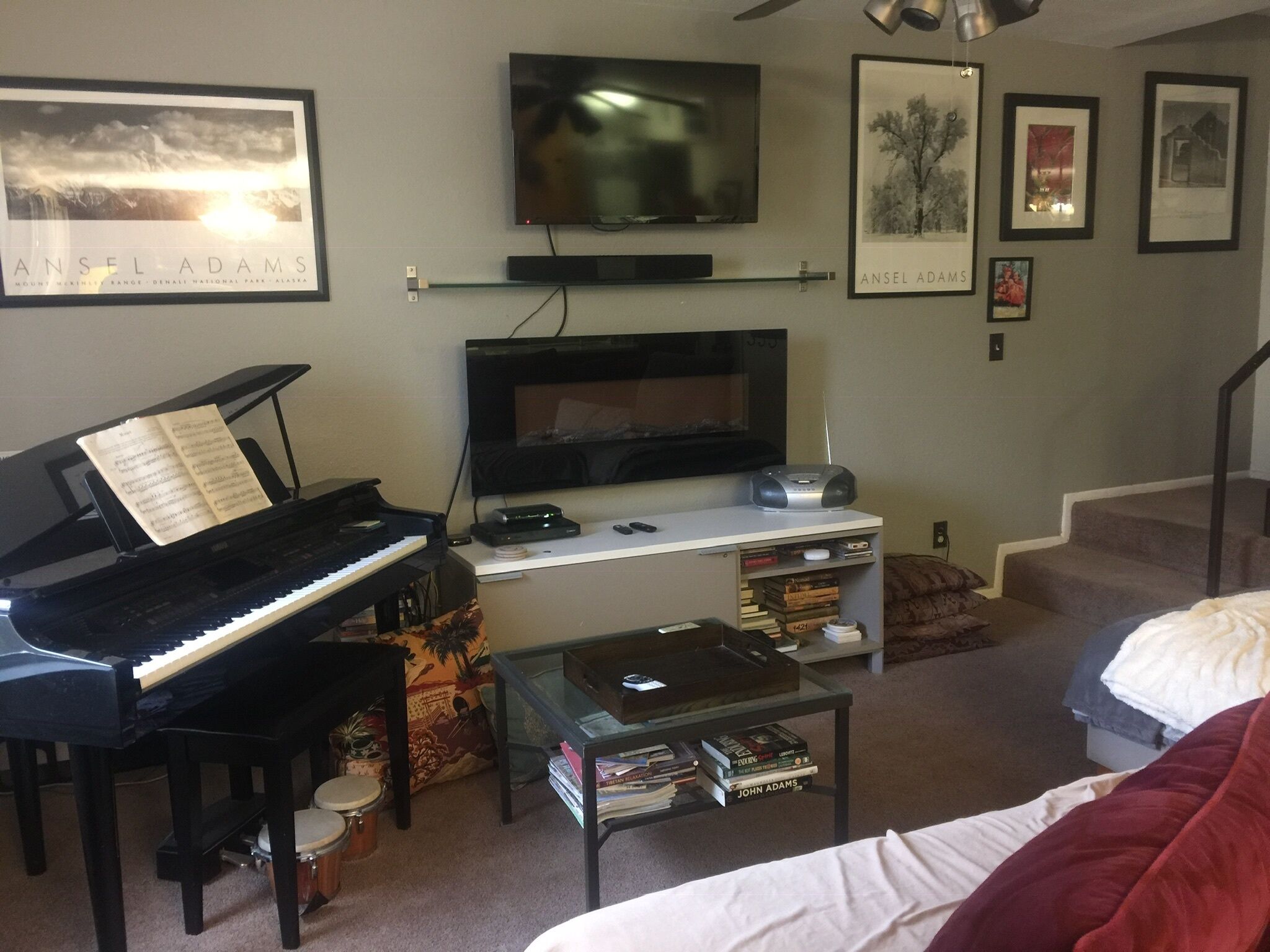 Vacation condo, 2 miles in either direction to freeways