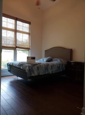 3 dormitorios, tabla de planchar con plancha, wifi gratis y ropa de cama