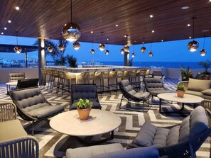 Bar (on property) - Singular Joy Downtown Residences (Playa del Carmen)