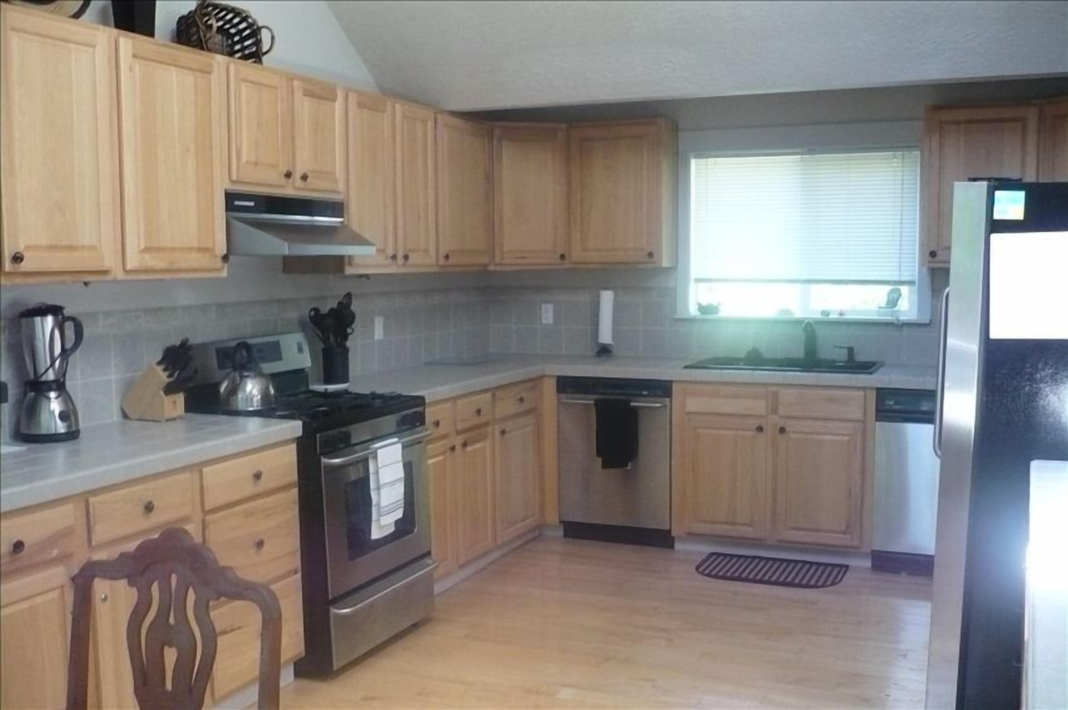 'The Landing' in Lincoln City. Bay View,Pets Ok, Cozy Charmer! Hot Tub