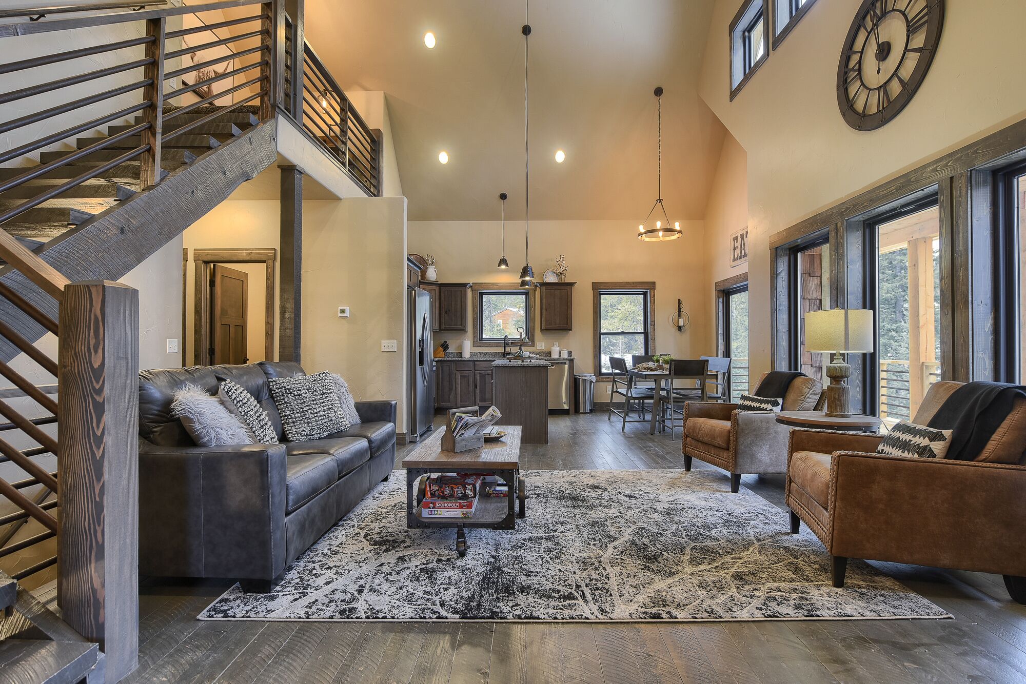 Great Location Open Concept Cabin in the Trees with Hot Tub close to trails