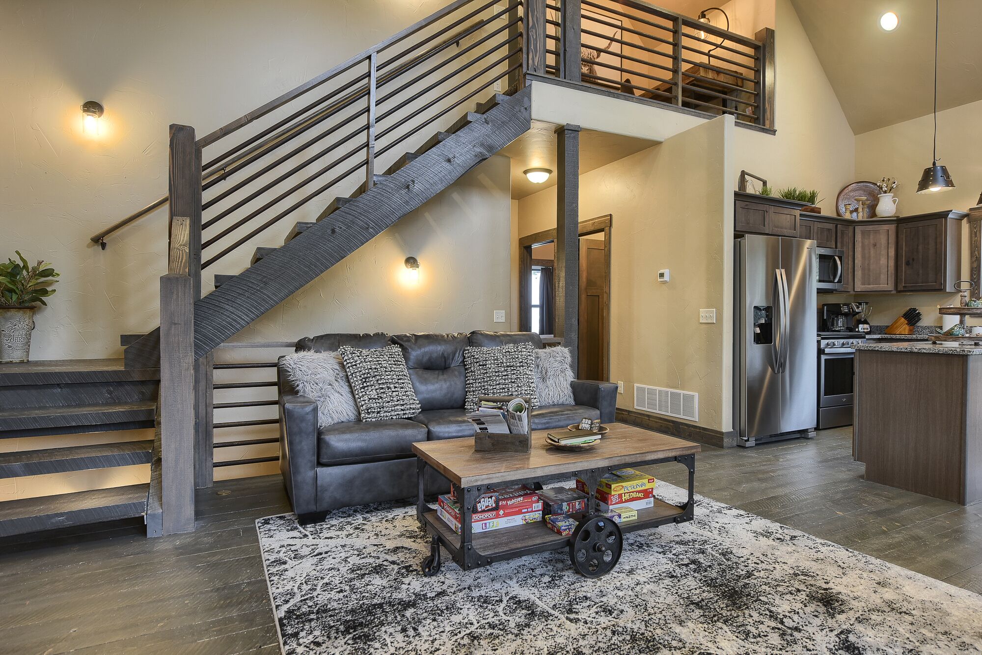 Great Location Open Concept Cabin in the Trees with Hot Tub close to trails