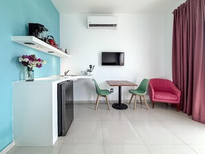 Interior - Just steps from downtown with balcony (Isla Mujeres)