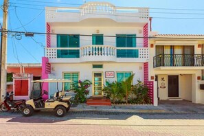 Exterior - Just steps from downtown with balcony (Isla Mujeres)