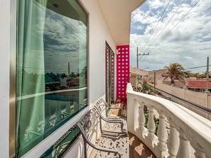 Unclassified image, 5 of 19, button