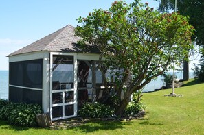 Exterior - GREAT GETAWAY ! a 3200 sq. ft. LAKEFRONT HOUSE, LARGE YARD 176ft. OF WATERFRONT (Geneva)