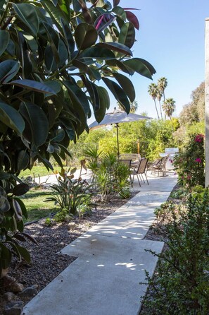 Property grounds - $150/night for 31 days only ★ June 9-July 13th: 31-day min RENTAL ★ (Oceanside)