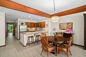 Dining - Poipu Kapili 50 by Alekona Kauai: Ocean & Pool View 1 Bedroom w AC (Koloa)