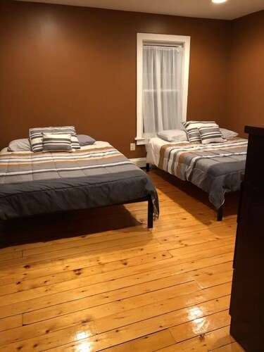 Big 3 Bedroom house exactly 1 mile from the base lodge