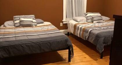 Big 3 Bedroom house exactly 1 mile from the base lodge