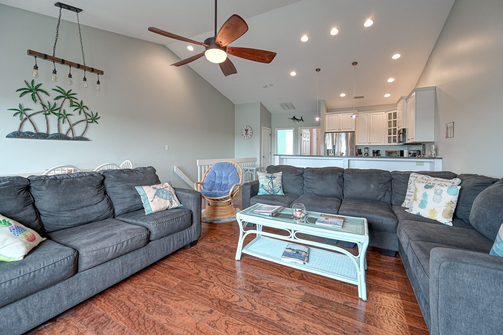 Pineapple Paradise- Now accepting 4 night stays