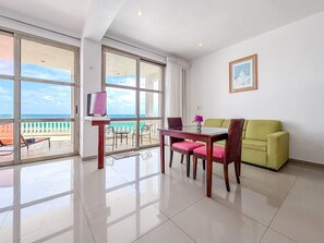 Unclassified image, 2 of 28, button