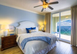 4 slaapkamers, een strijkplank/strijkijzer, reisbedje, gratis wifi