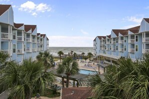 A heated pool - Feel the Ocean Breeze on the balconies- Ocean/Pool View -new leather sofa (2201) (Galveston)