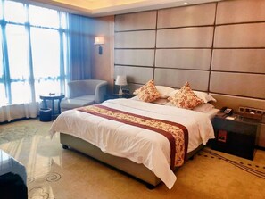 Minibar, desk, free WiFi, bed sheets - Ramada Wyndham Yingcheng (Xiaogan)