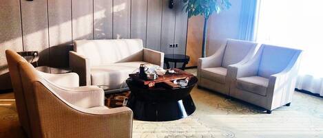 Deluxe-Suite, 1 King-Bett, Nichtraucher | Minibar, Schreibtisch, kostenloses WLAN, Bettwäsche