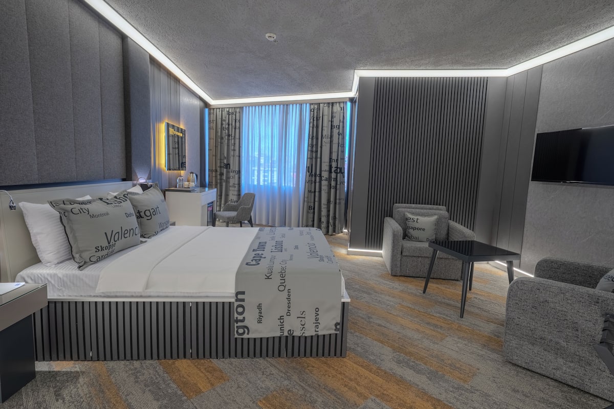 Minibar, két bảo mật tại phòng, bàn, phòng cách âm