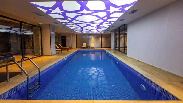 Indoor pool - Tryp By Wyndham Istanbul Sancaktepe (Istanbul)