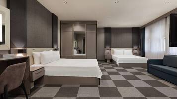 Family Room, Multiple Beds, Non Smoking (Deluxe) | Minibar, in-room safe, desk, soundproofing