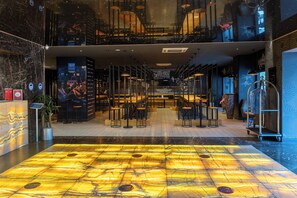 Lobby sitting area - Tryp By Wyndham Istanbul Sancaktepe (Istanbul)