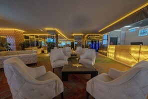 Lobby sitting area - Tryp By Wyndham Istanbul Sancaktepe (Istanbul)