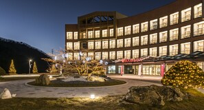 Exterior - Ramada Hotel & Suites by Wyndham Gangwon Pyeongchang (Pyeongchang)